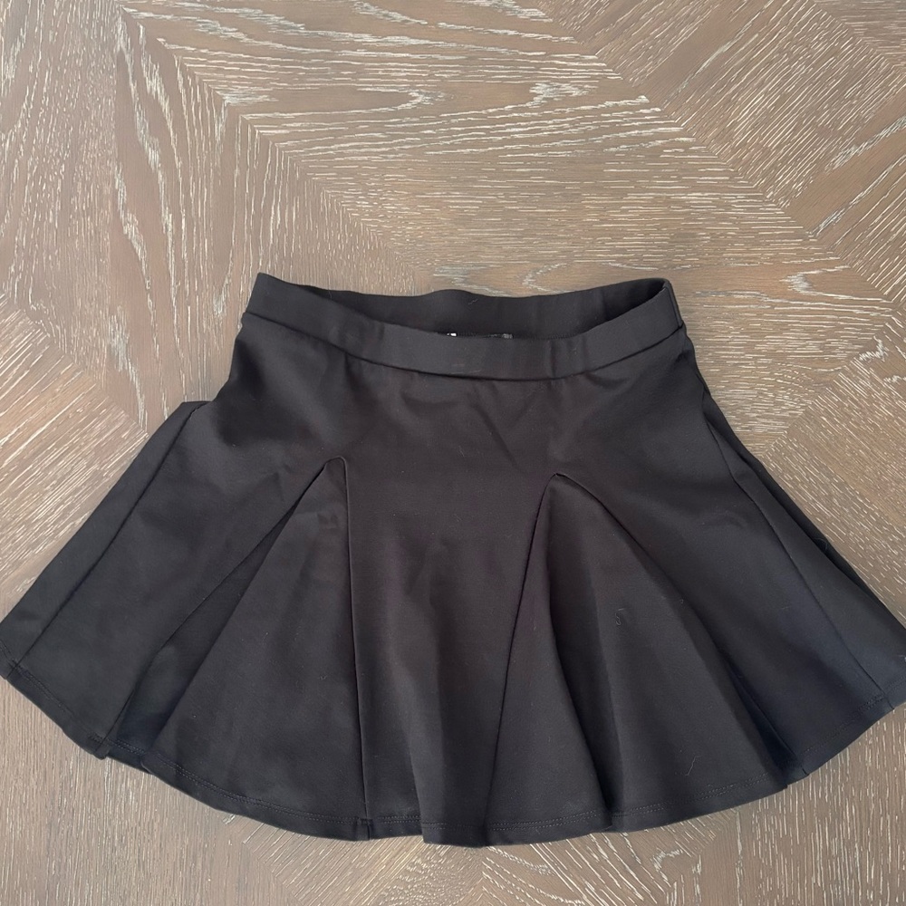 Elegant Black Pleated Skirt Urban Outfitters